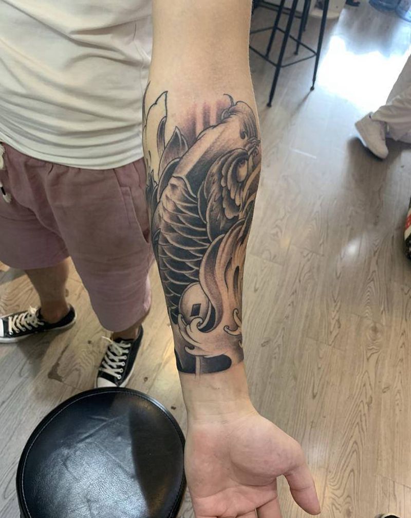 小臂 胳膊肘留着接花臂纹身图片_手臂新传统老传统鱼 小臂 小臂花臂纹身图案