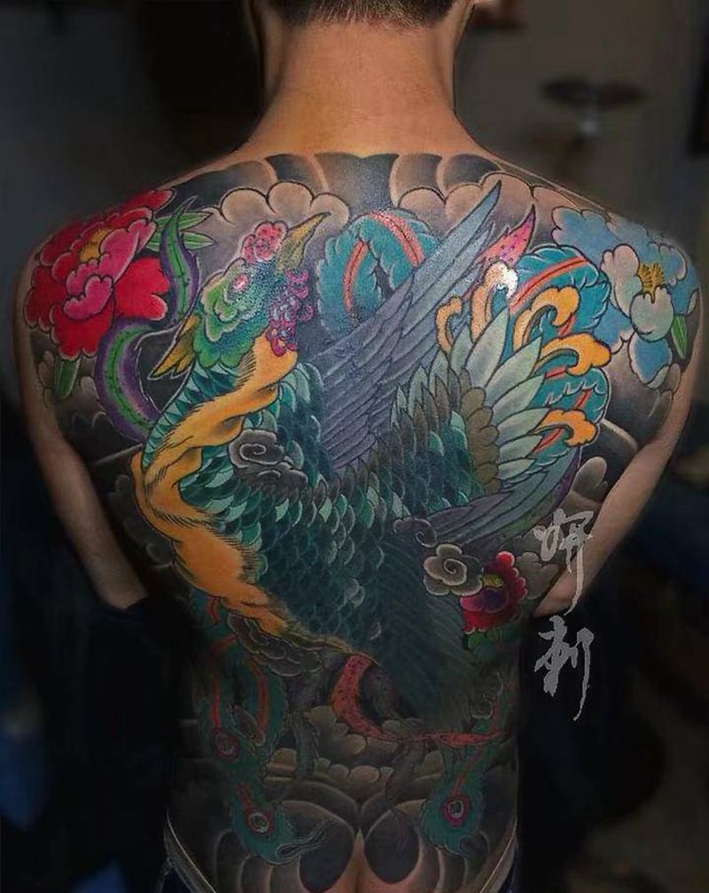 满背遮盖纹身图片_背部新传统老传统凤凰牡丹遮盖纹身图案