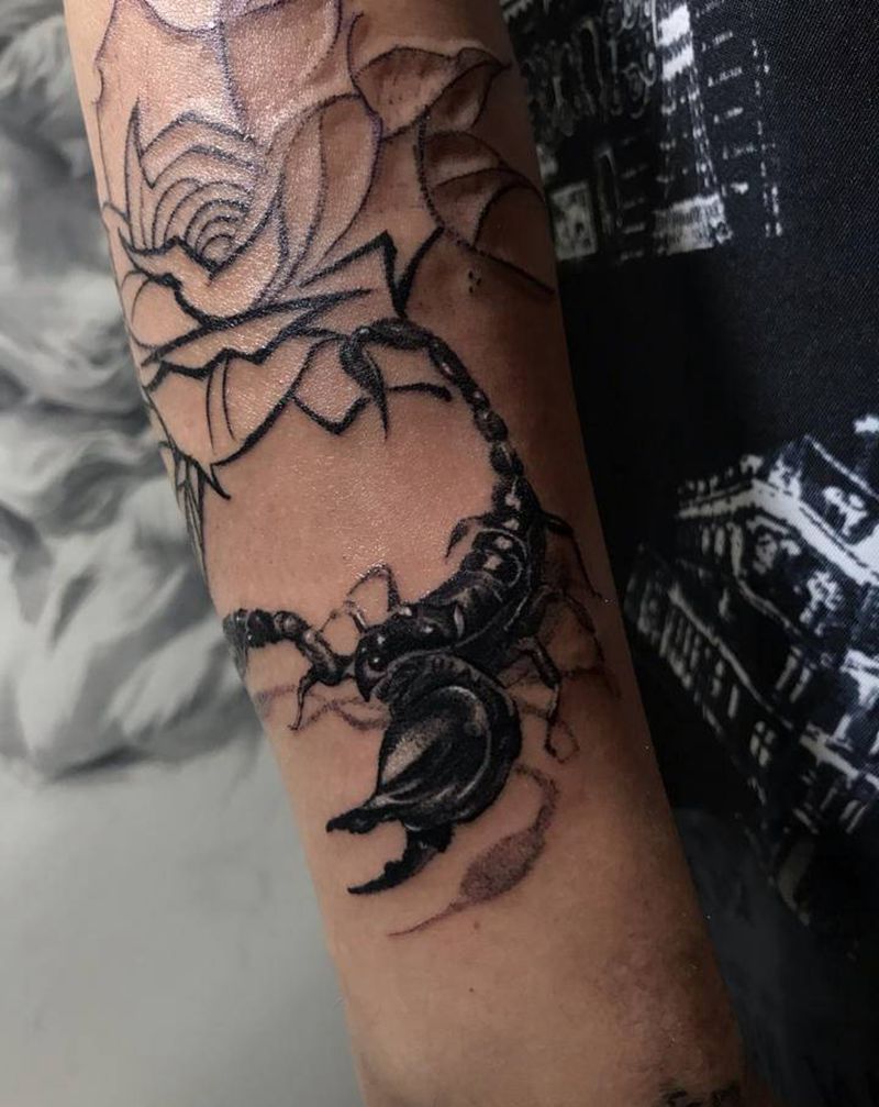 蝎子纹身图片_手臂欧美写实纹身图案