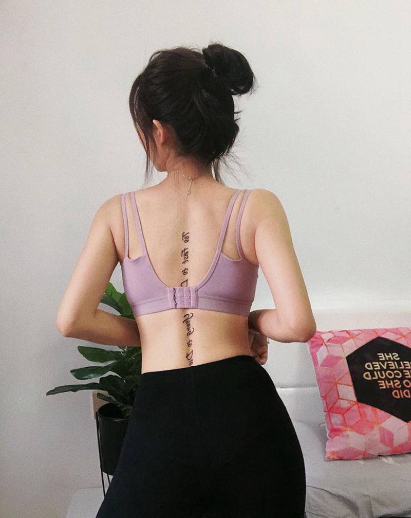 花体英文纹身图片_背部花体字纹身图案