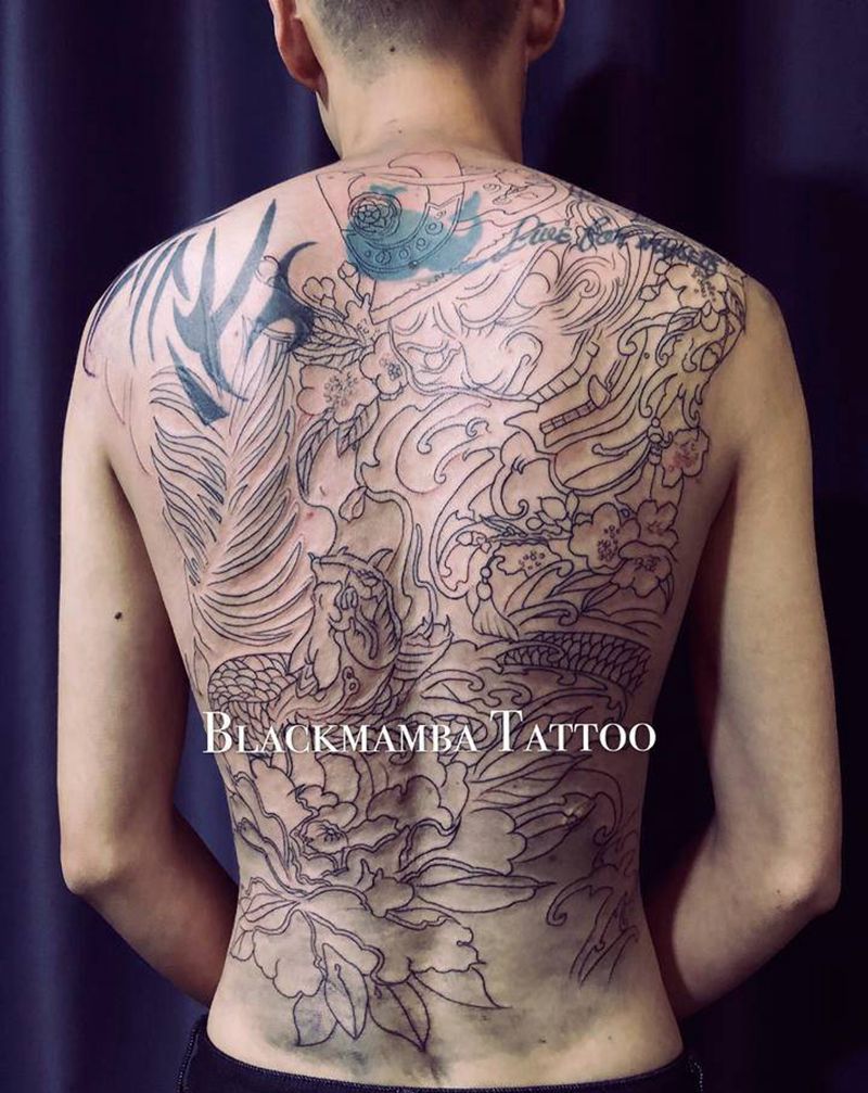 鬼武士遮盖纹身图片_背部新传统鬼武士蛇牡丹纹身图案
