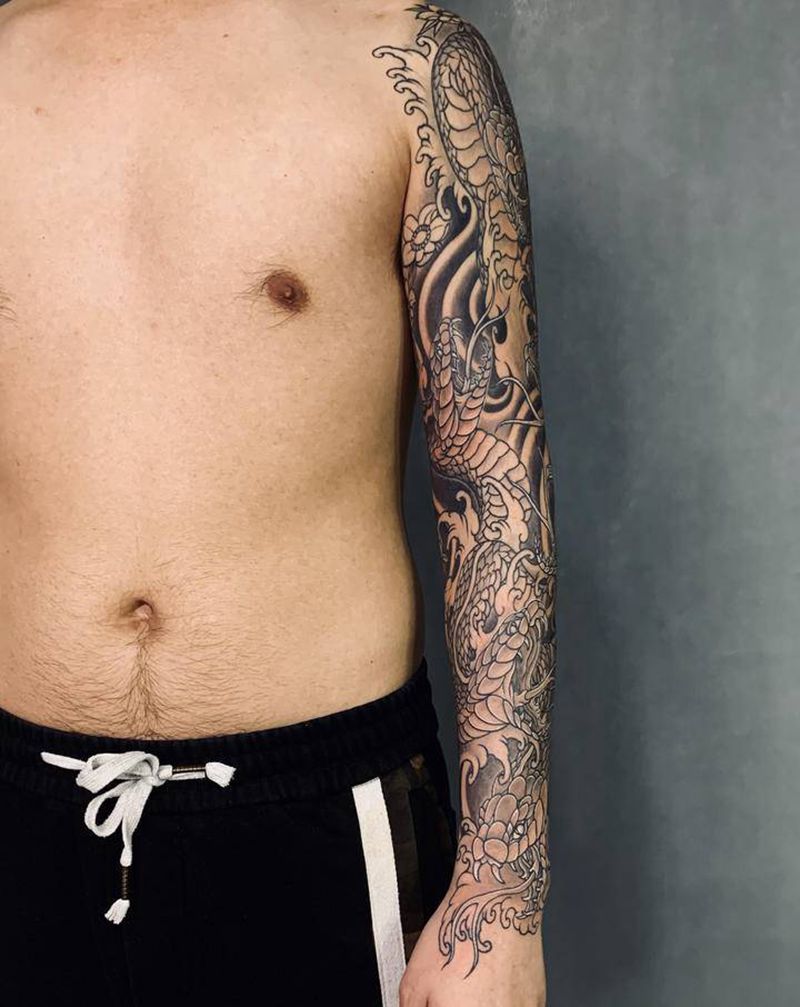 八岐大蛇纹身图片_手臂新传统蛇花臂蛇龙纹身图案