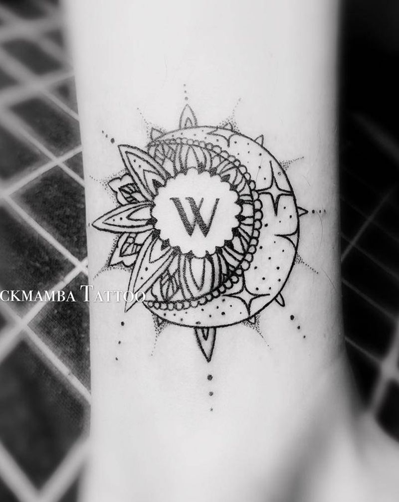 日月星辰纹身图片_腿部点刺几何字母梵花月亮纹身图案