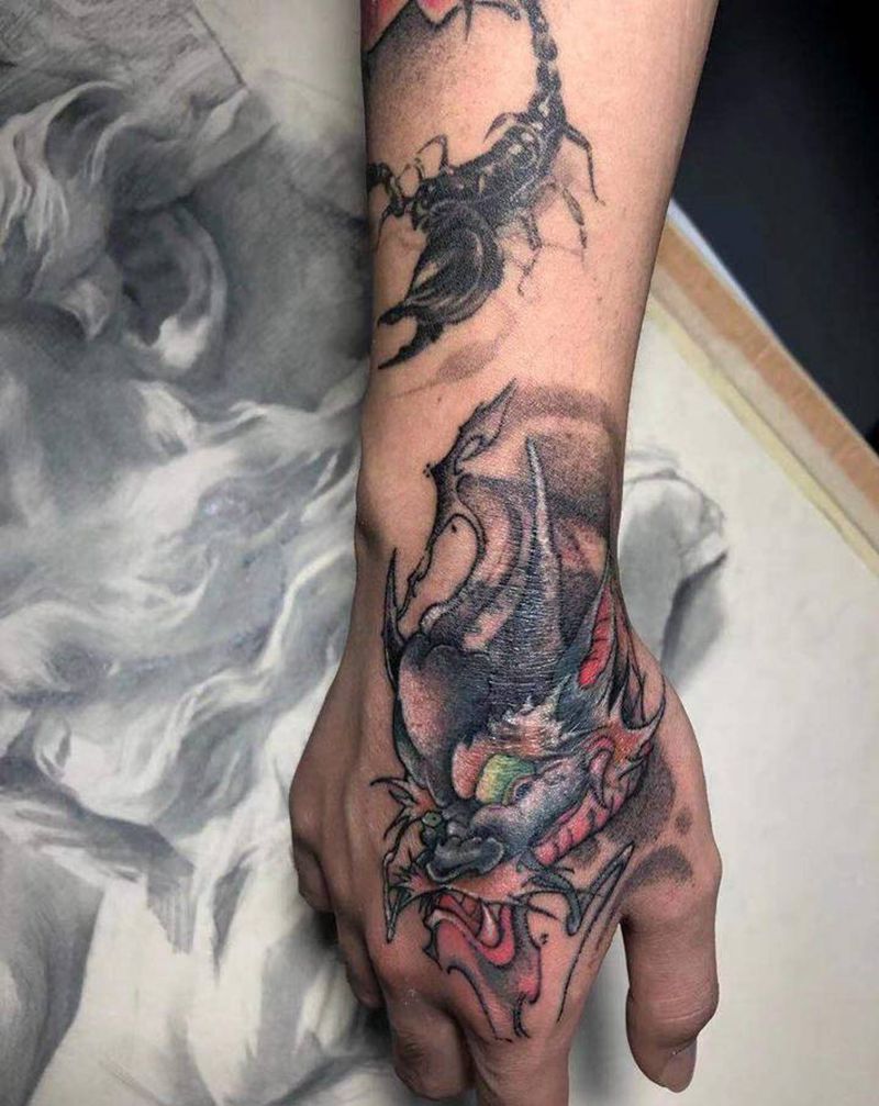 龙纹身图片_手部New School纹身图案