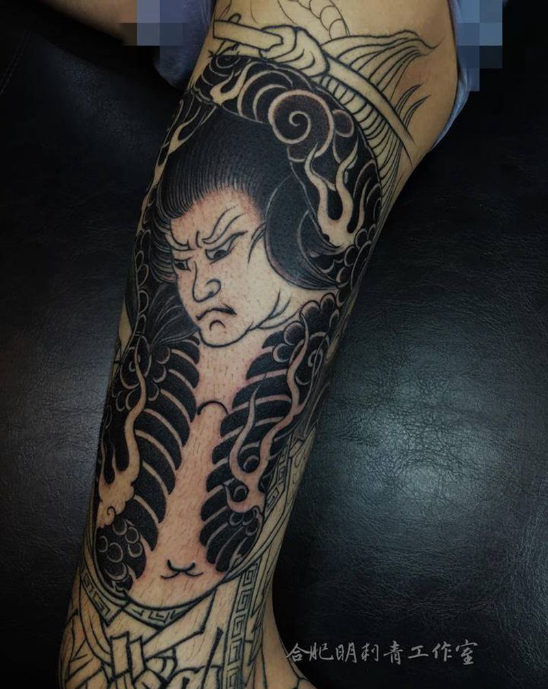 人物纹身图片_腿部老传统纹身图案