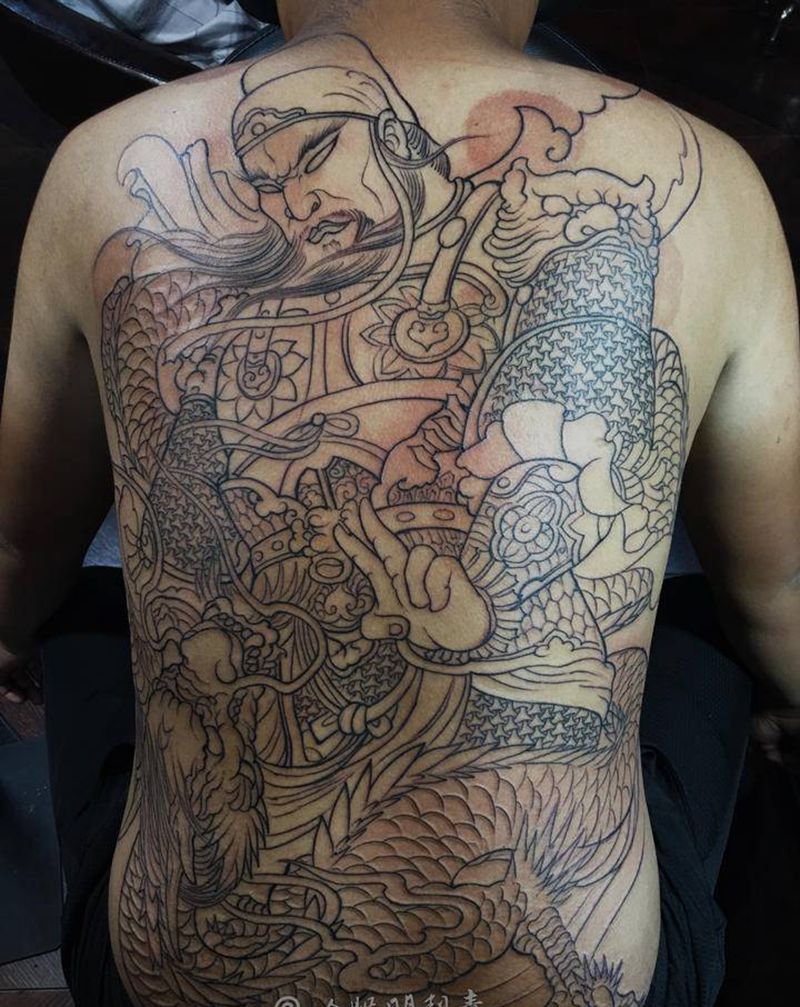 关公满背割线纹身图片_背部新传统纹身图案