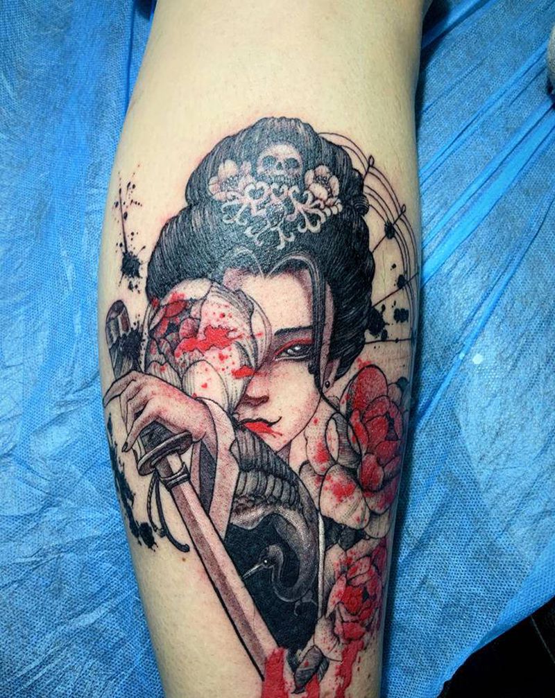 小腿美女纹身图片_脚部腿部纹身图案