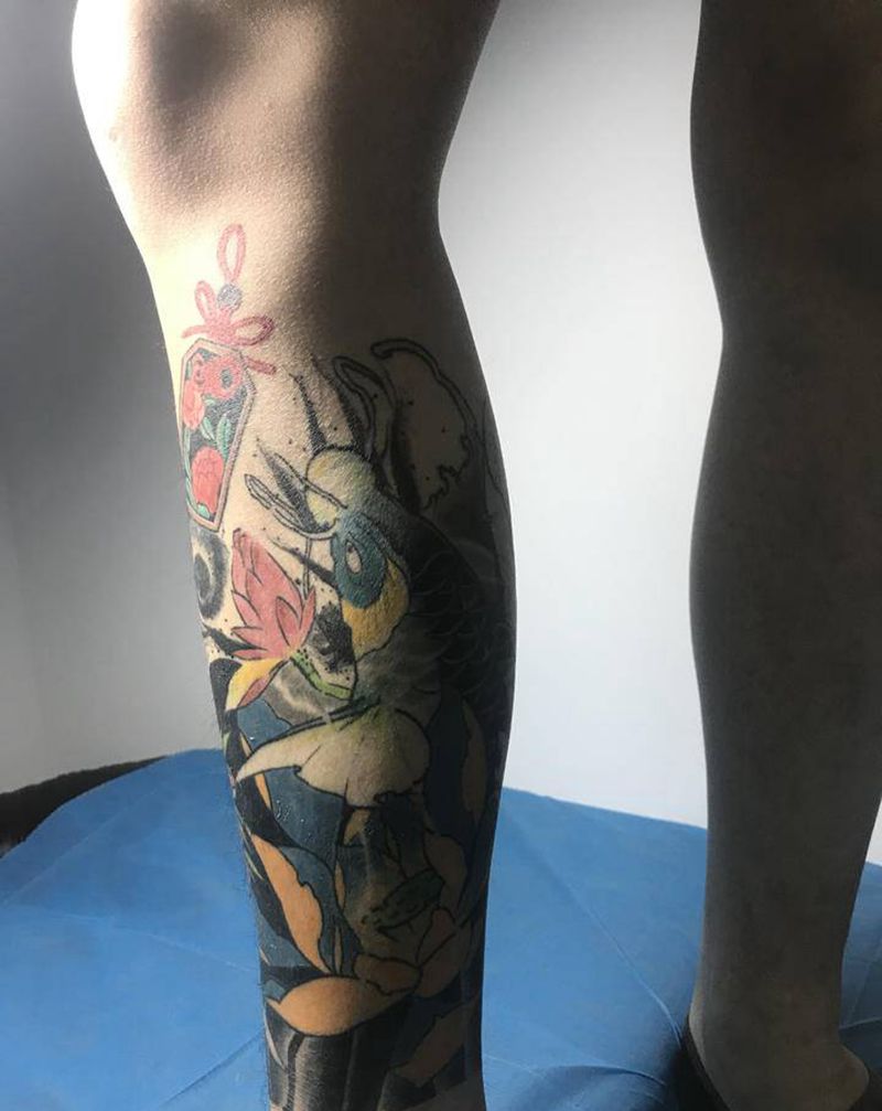 鲤鱼纹身图片_腿部新传统纹身图案