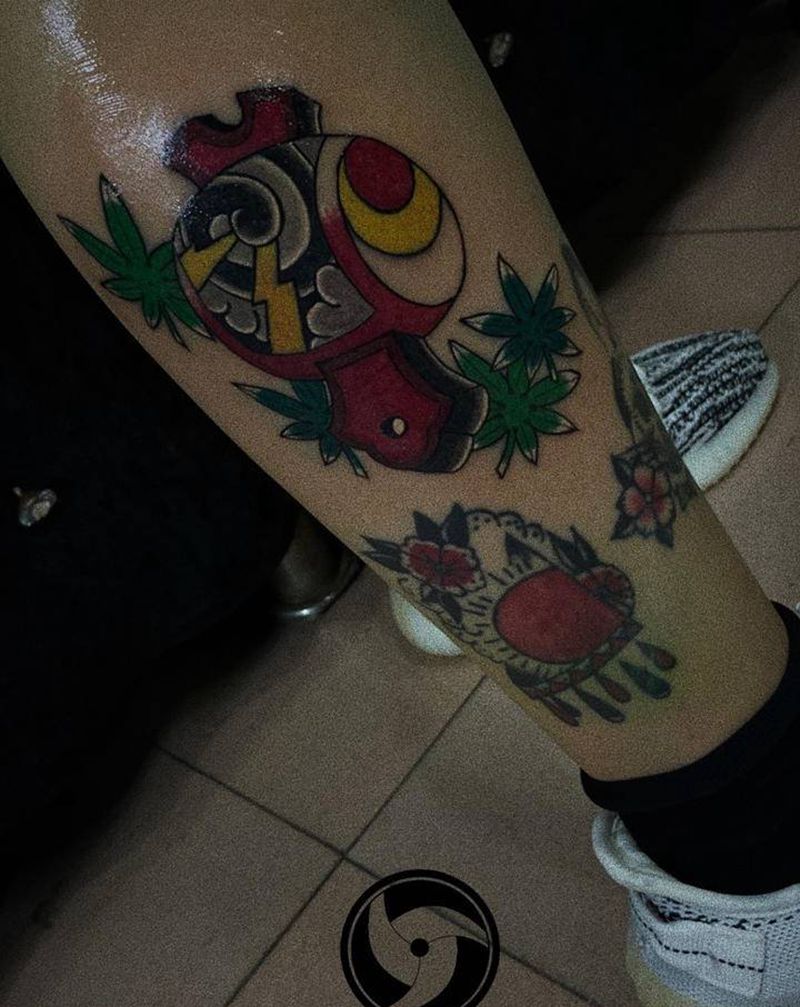 福槌纹身图片_腿部老传统纹身图案