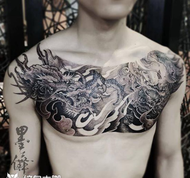 胸部tattoo纹身图片_胸部纹身图案