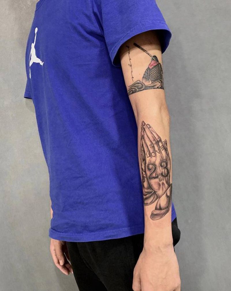 祈祷之手纹身图片_手臂New School祈祷之手个性纹身图案