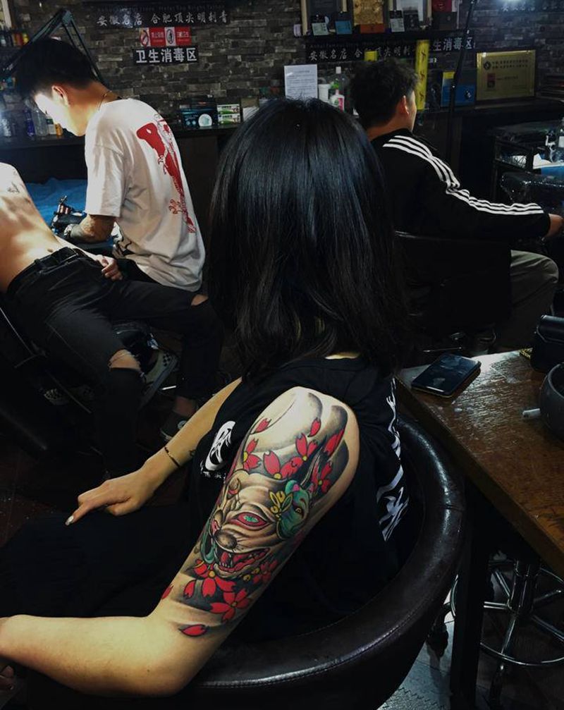 猫咪纹身图片_手臂纹身图案