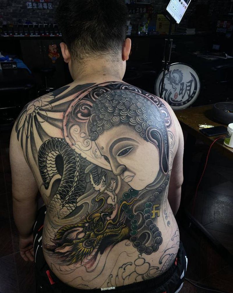 佛与龙 满背 未完成纹身图片_背部新传统纹身图案