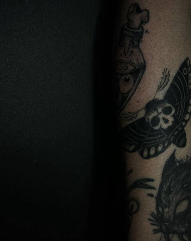 兩個小作纹身图片_手臂纹身图案