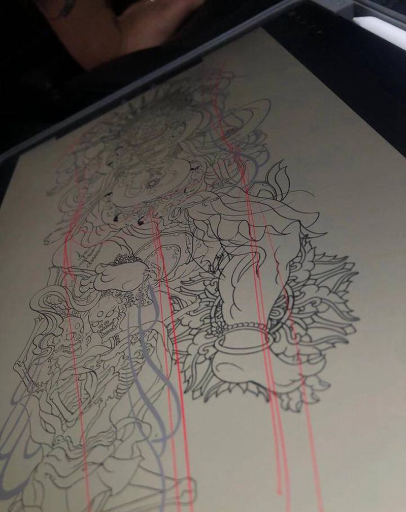 招模特!纹身图片_背部纹身图案