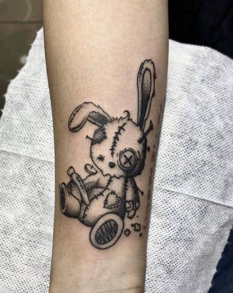 暗黑小兔子纹身图片_手臂New School纹身图案