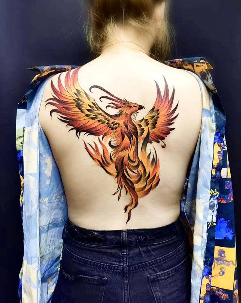 火凤凰纹身图片_背部水彩纹身图案