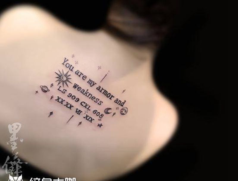 字母tattoo纹身图片_颈部纹身图案