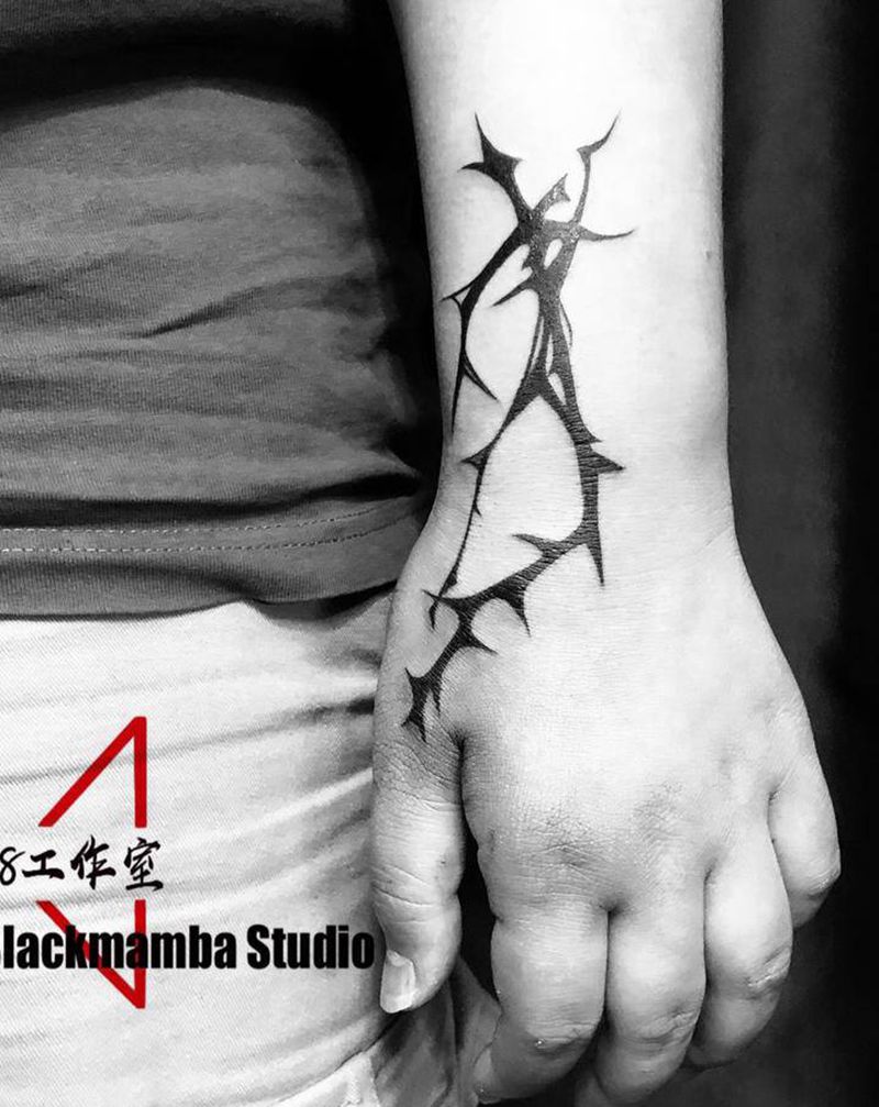 枯藤荆棘纹身图片_手部图腾植物暗黑荆棘纹身图案