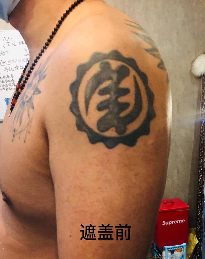 未完成遮盖宗教风纹身图片_手臂欧美写实圣母老鹰宗教纹身图案