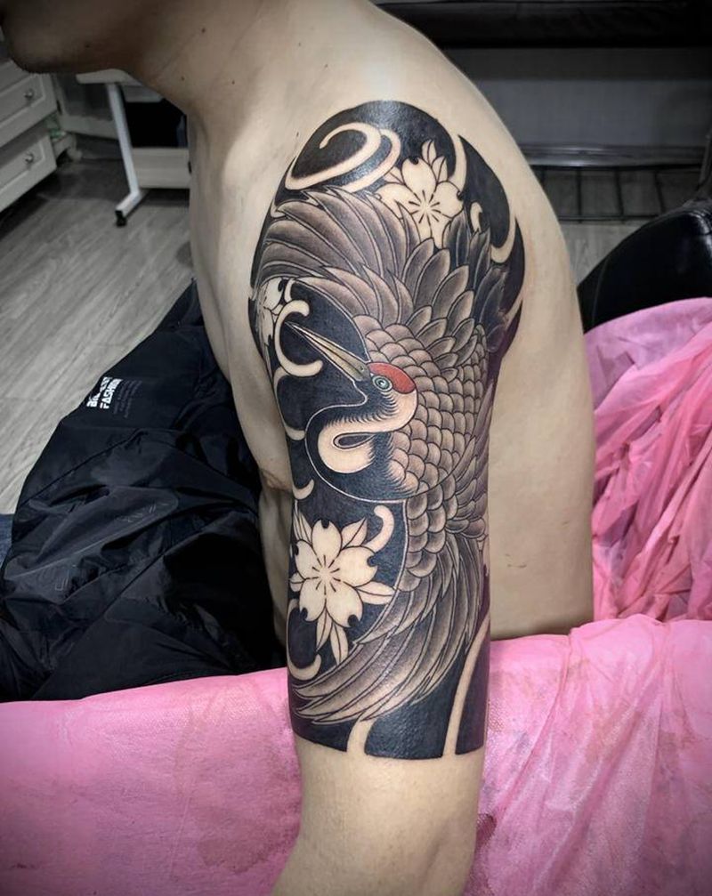 仙鹤包大臂纹身图片_手臂老传统新传统仙鹤中国风纹身图案