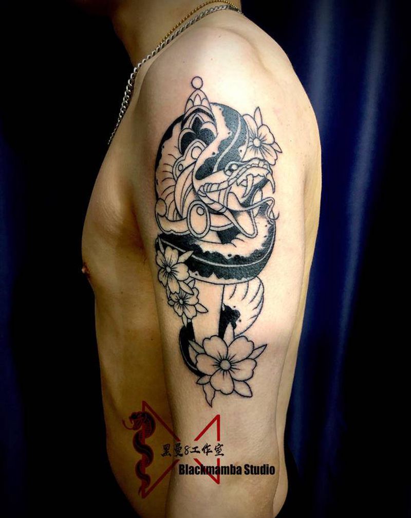 未完成～欲望纹身图片_手臂New School蛇宝剑纹身图案