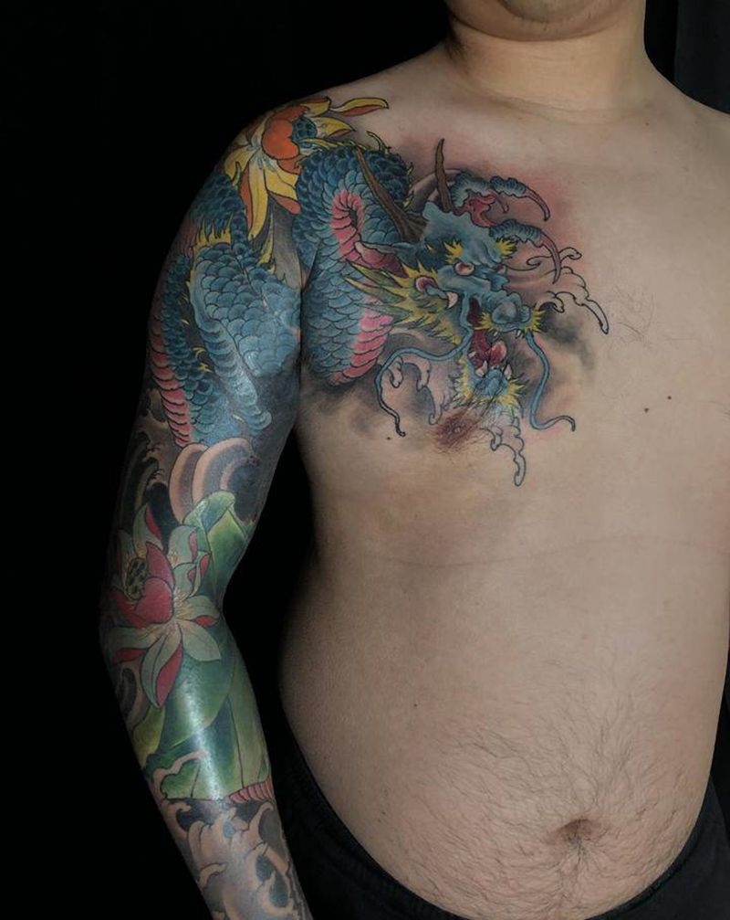 花臂带半甲 遮盖作品纹身图片_手臂胸部老传统新传统龙荷花纹身图案