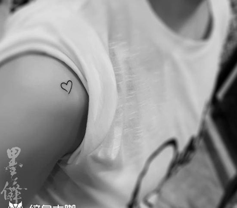 小tattoo纹身图片_手臂肩部纹身图案