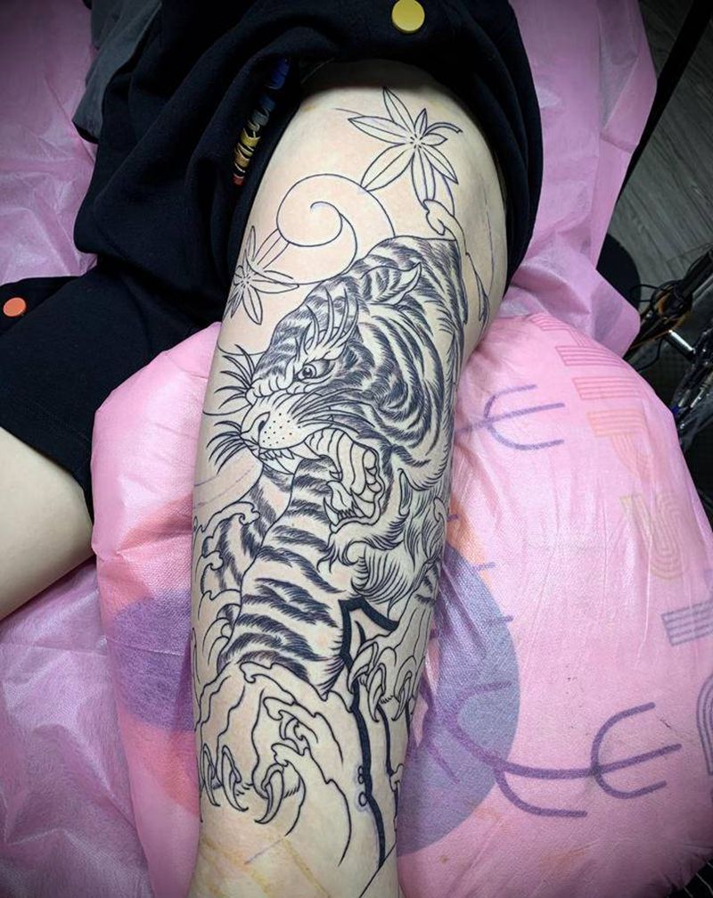 老虎线条纹身图片_腿部新传统老虎传统大腿 包腿纹身图案