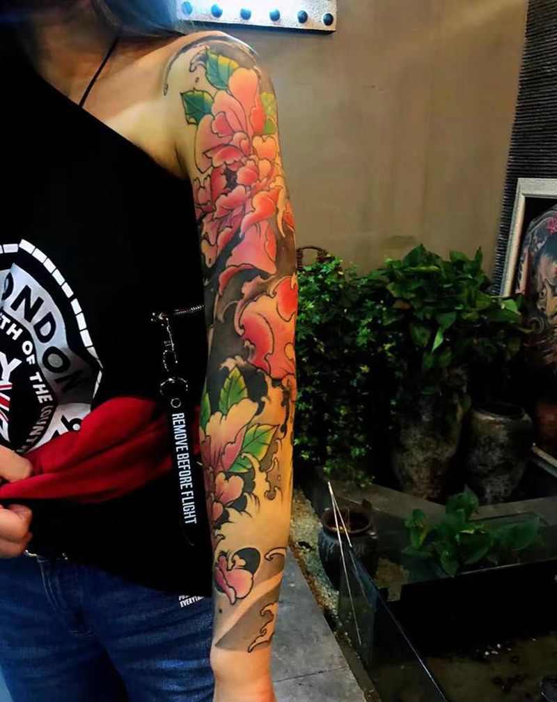 牡丹纹身图片_手臂新传统纹身图案