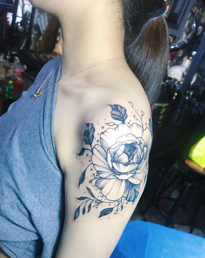 素花纹身图片_肩部点刺纹身图案