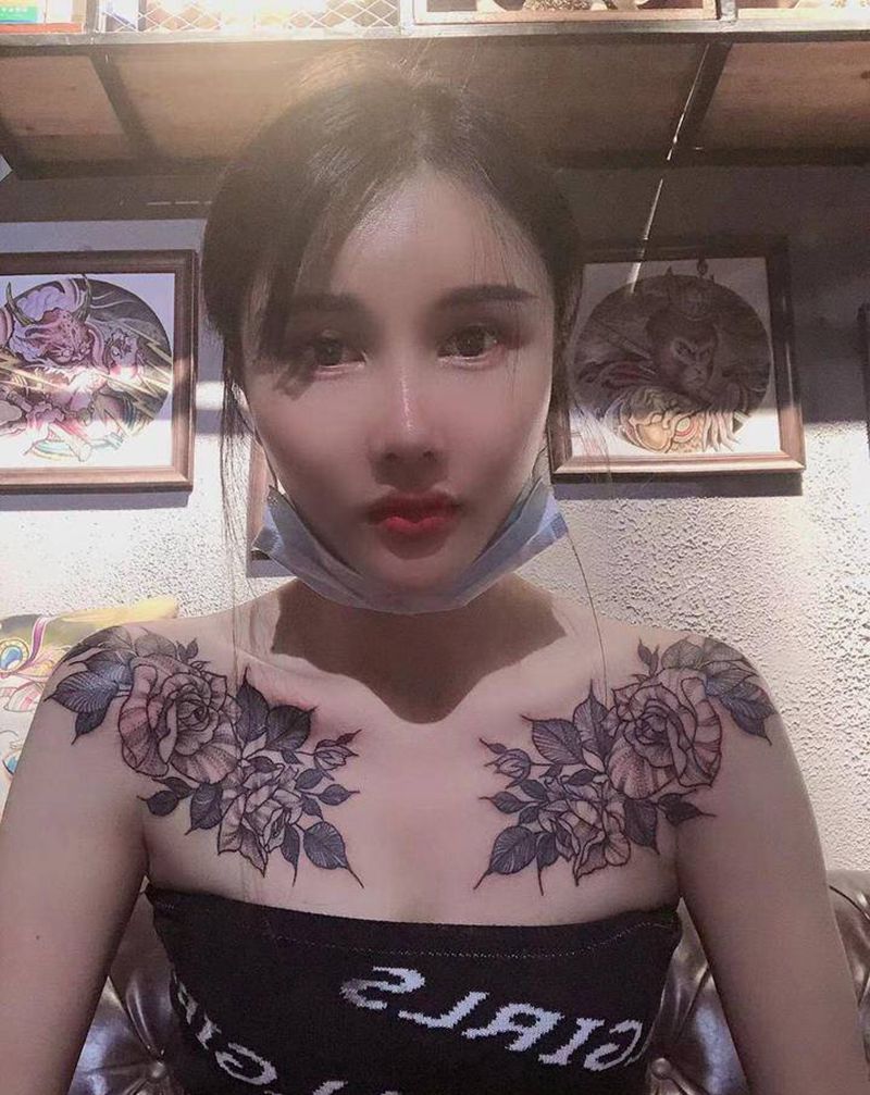 肩花纹身图片_肩部点刺纹身图案