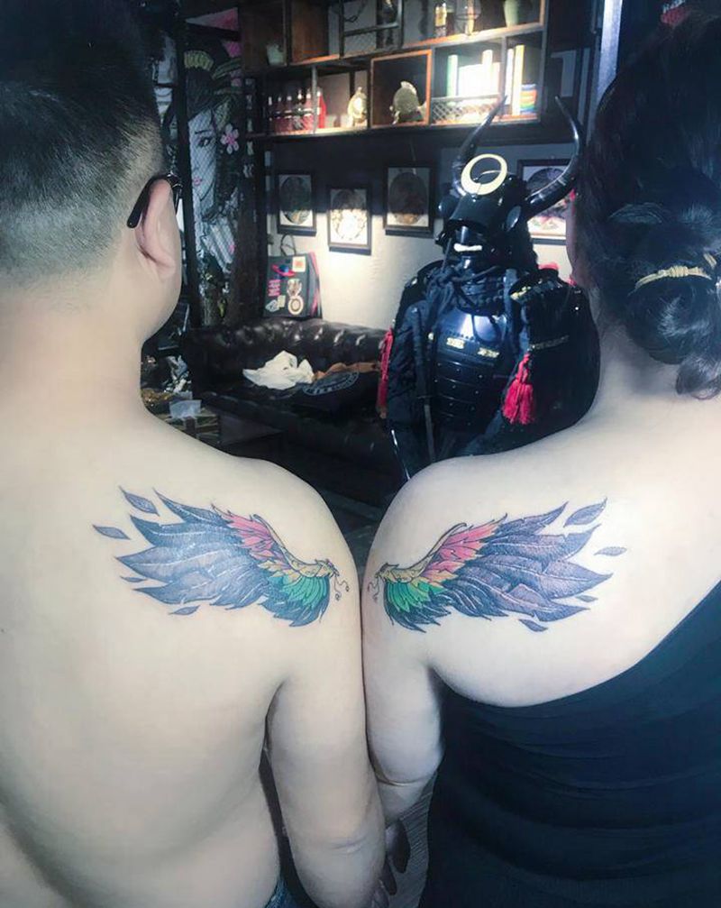 翅膀纹身图片_肩部纹身图案