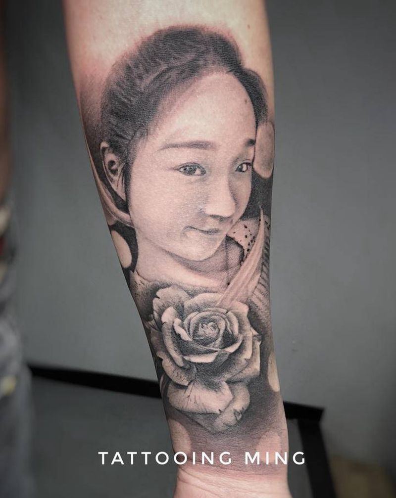 肖像纹身图片_手部欧美写实纹身图案