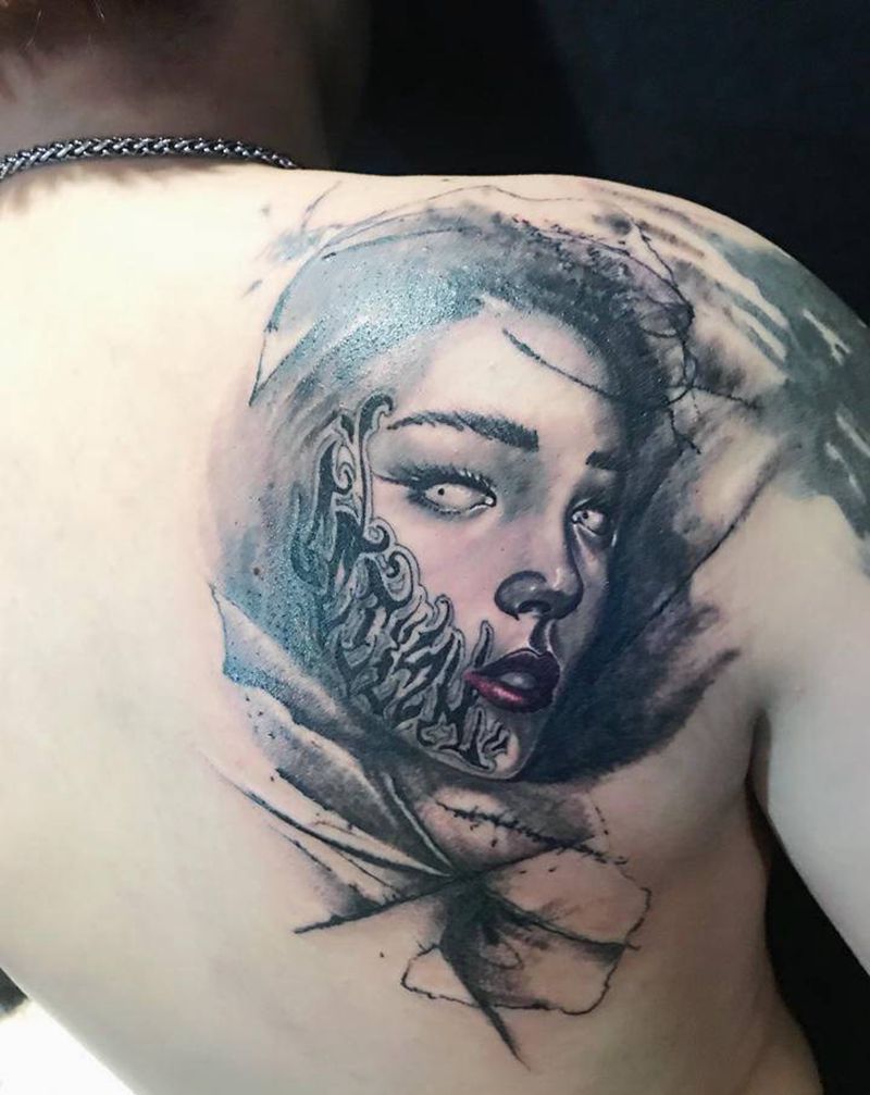 美女纹身图片_背部水墨欧美写实纹身图案