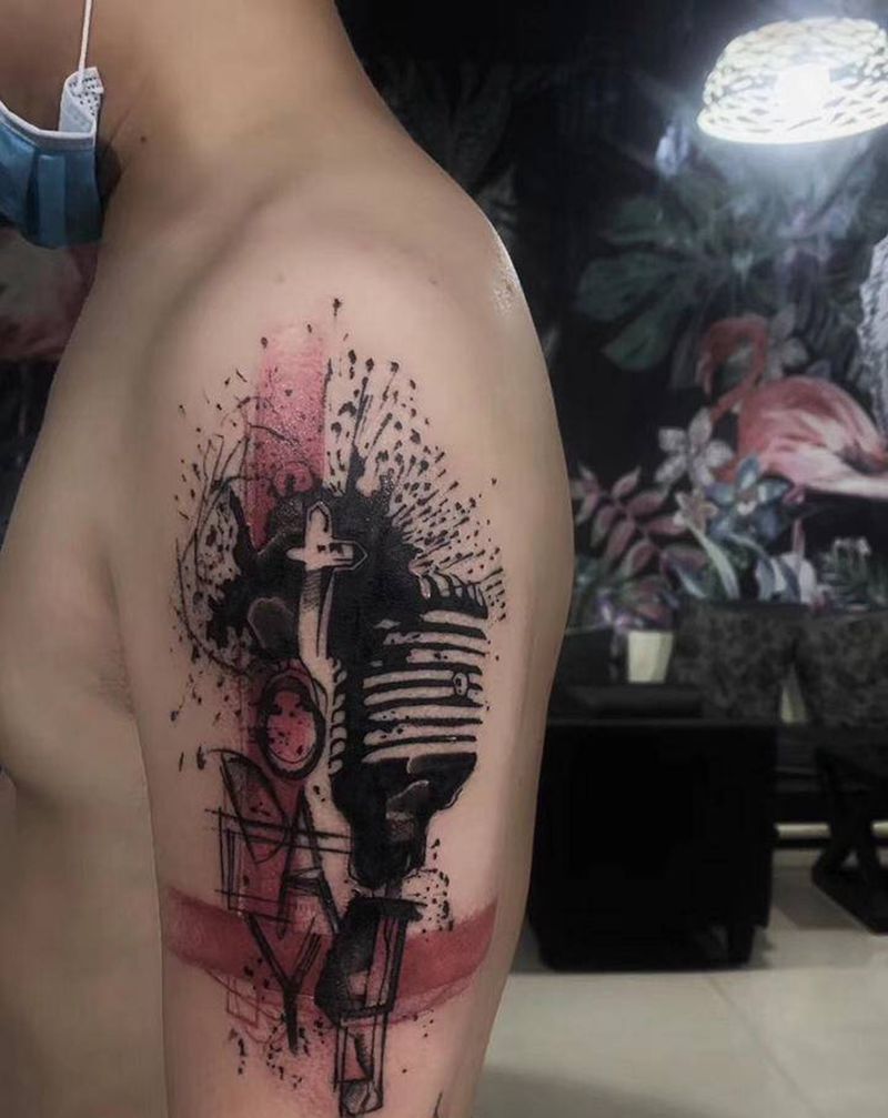 垃圾桶纹身图片_手臂纹身图案