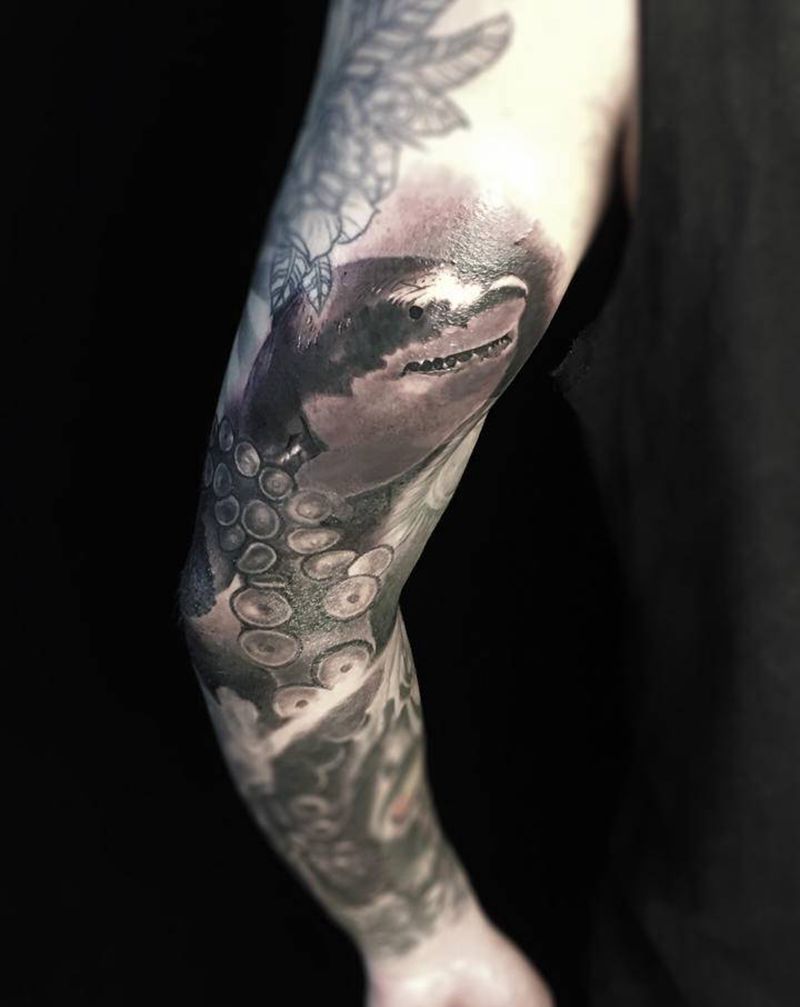 填空小作纹身图片_手臂欧美写实动物鲨鱼纹身图案