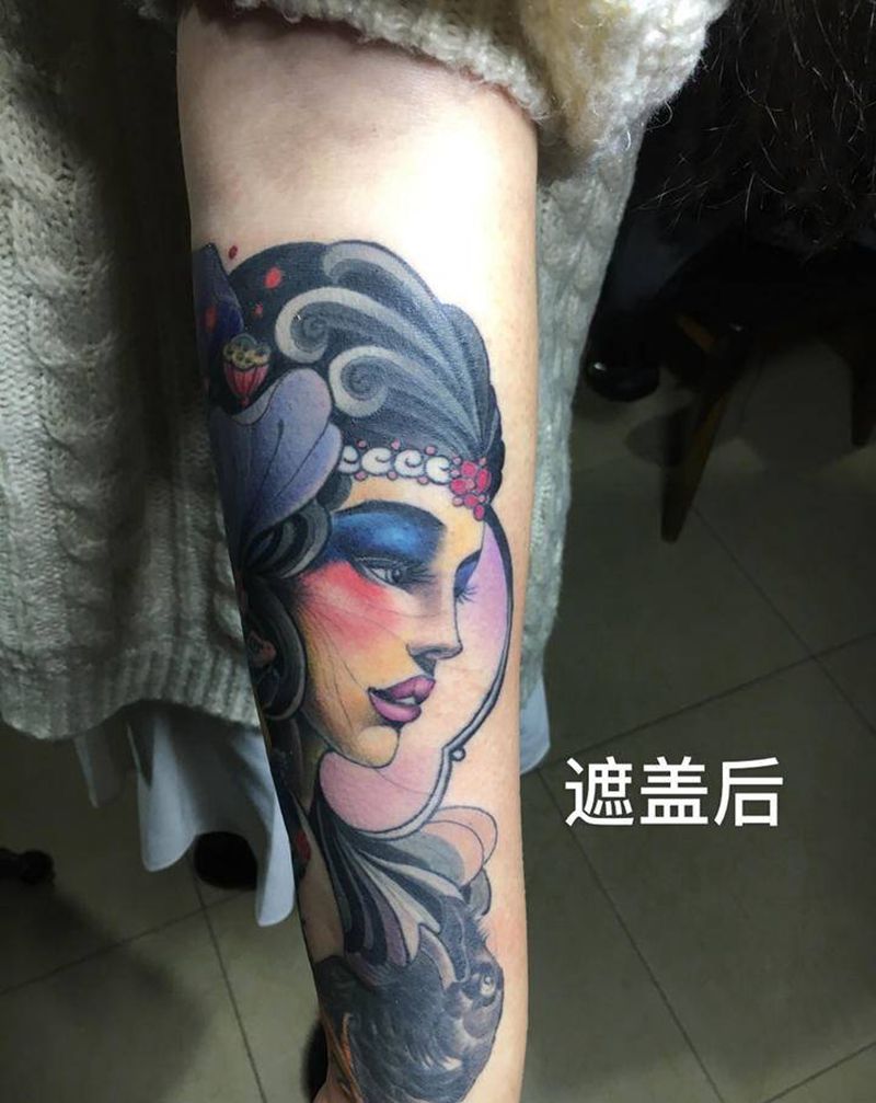 遮盖纹身图片_手臂New School美女纹身图案