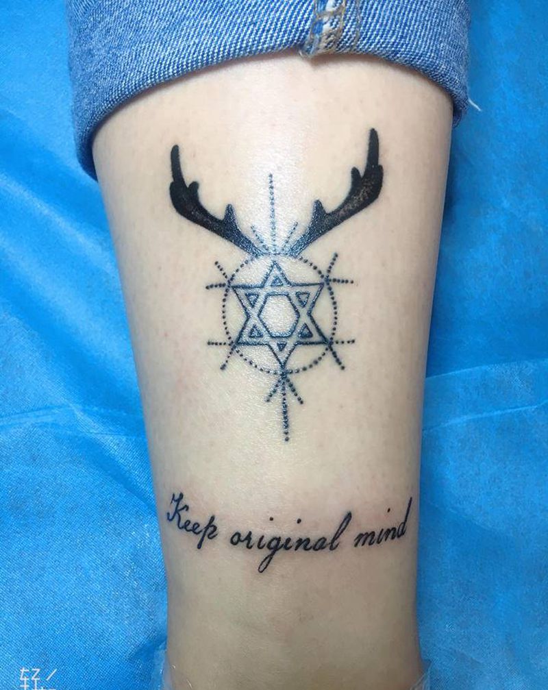 小清新纹身图片_腿部水彩点刺鹿角纹身图案