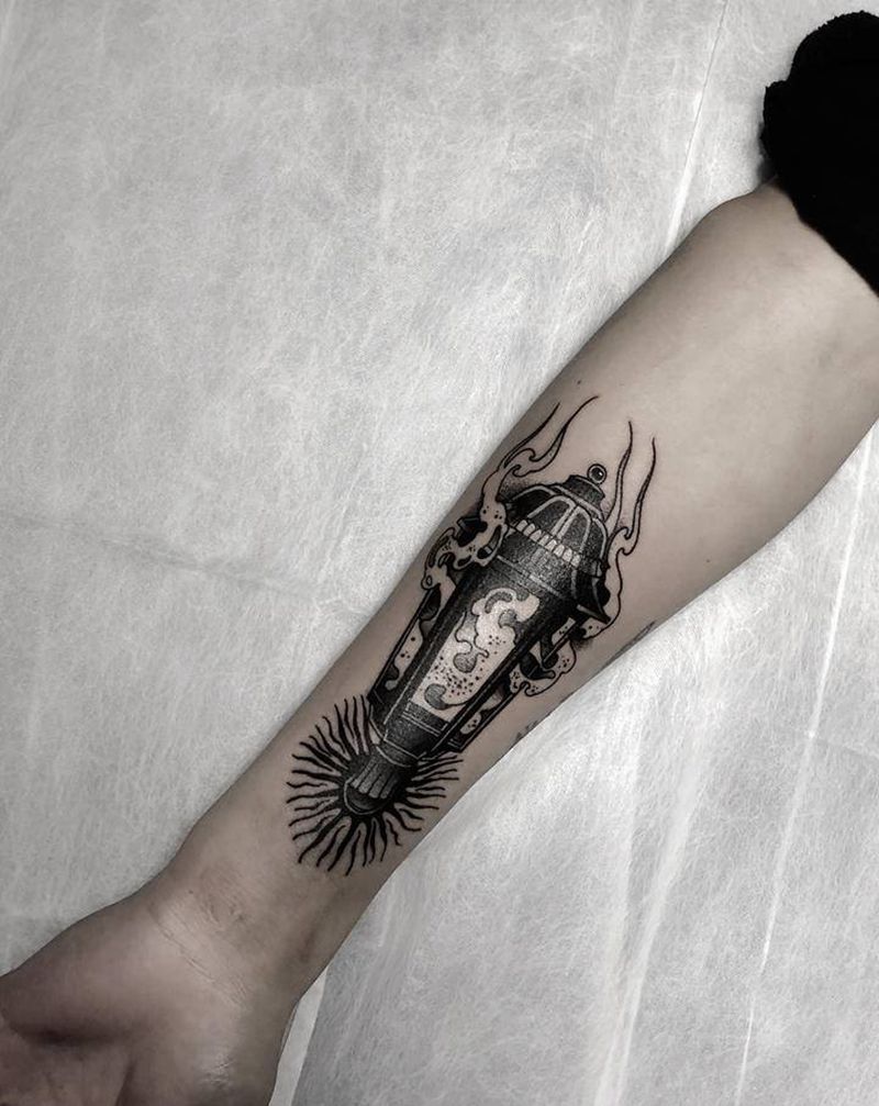 灯纹身图片_Old School纹身图案