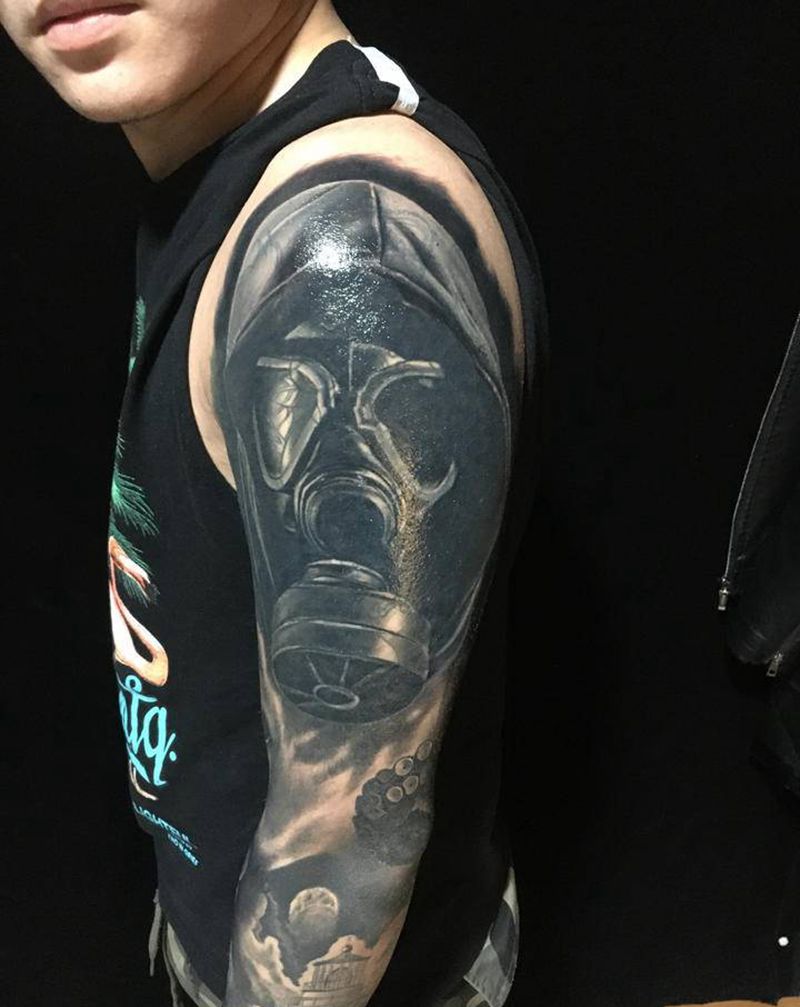 遮住老纹身作品纹身图片_手臂欧美写实纹身图案