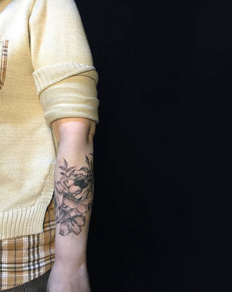 素花纹身图片_手臂点刺素花花小清新纹身图案