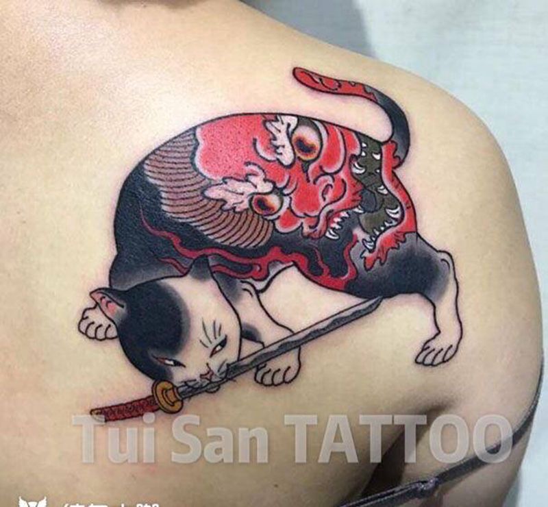 传统纹身图片_肩部背部老传统纹身图案