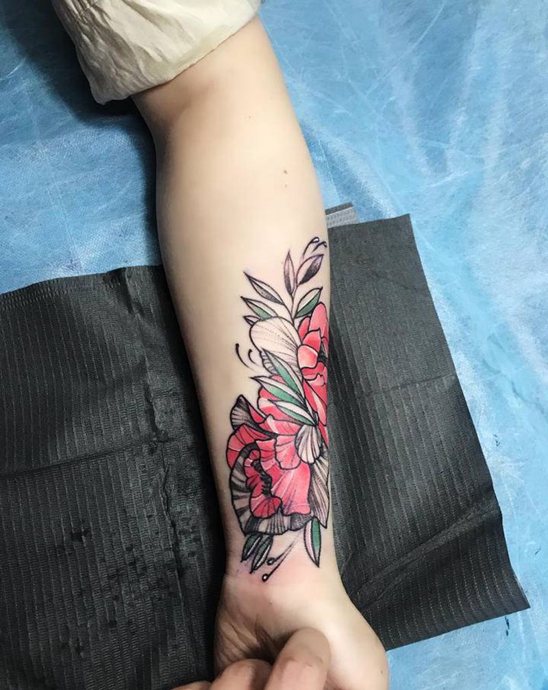 花纹身图片_手臂点刺纹身图案