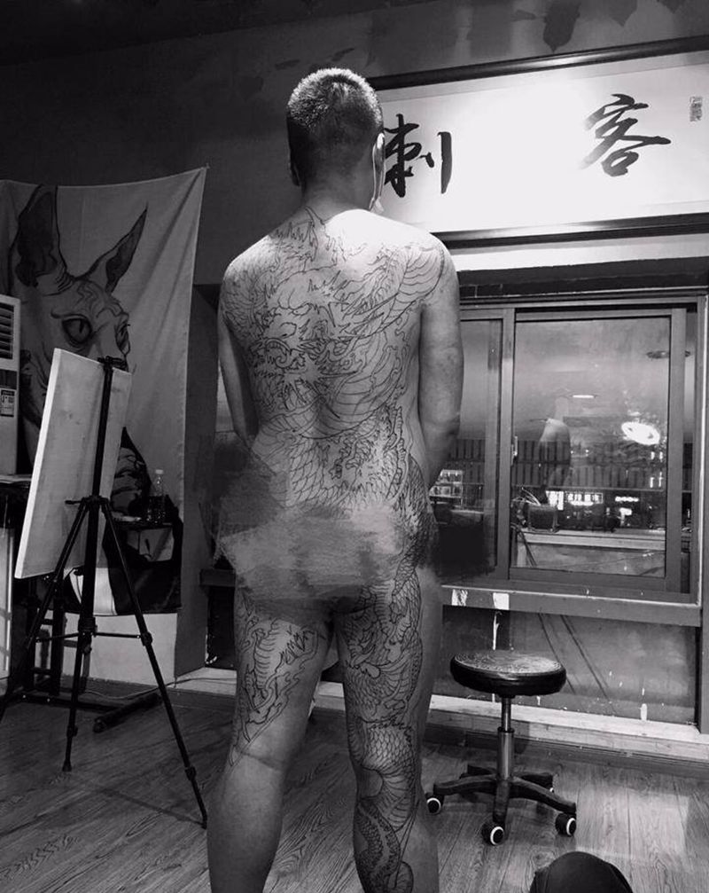 超级大满背大龙纹身图片_背部新传统纹身图案