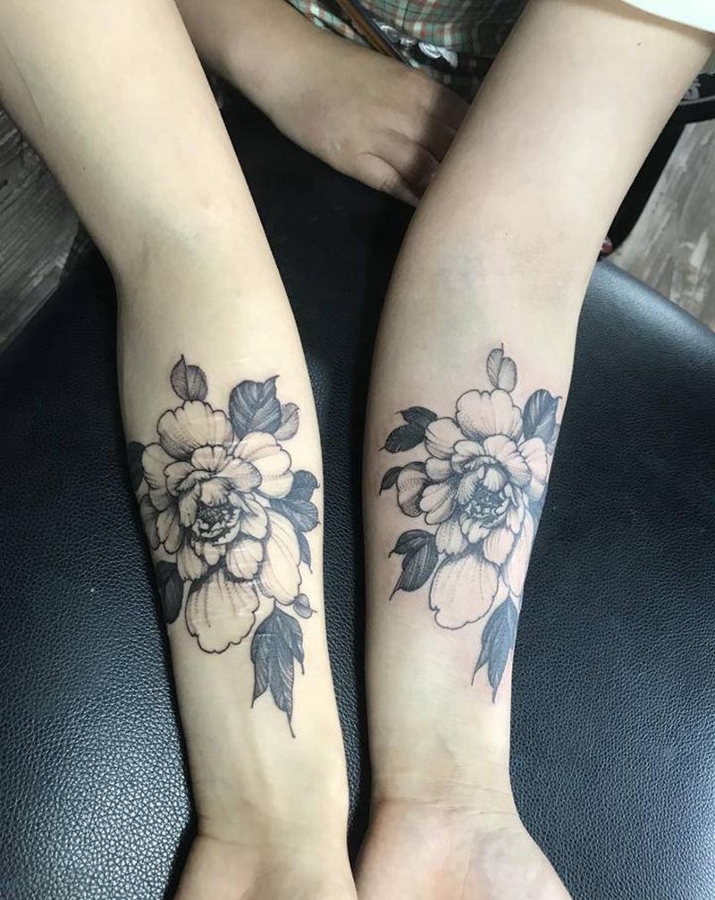 素花纹身图片_手臂点刺纹身图案