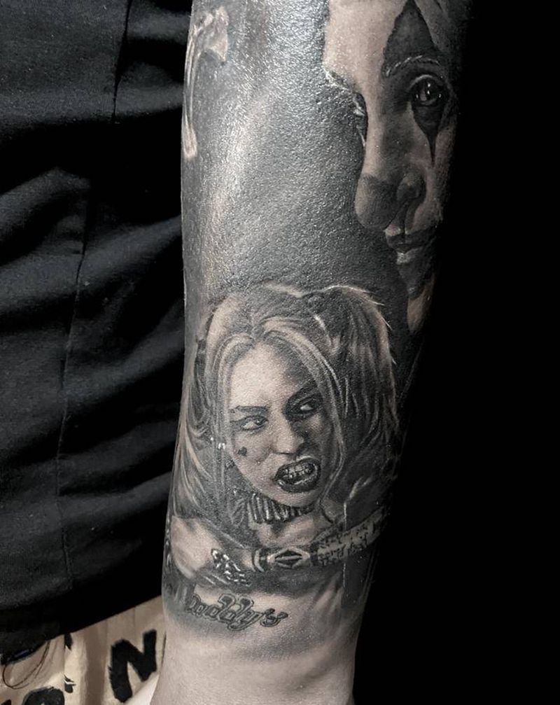 小丑系列作品纹身图片_手部手臂欧美写实小丑写实V字仇杀队纹身图案