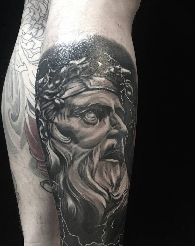 宙斯纹身图片_腿部欧美写实宙斯写实石雕纹身图案