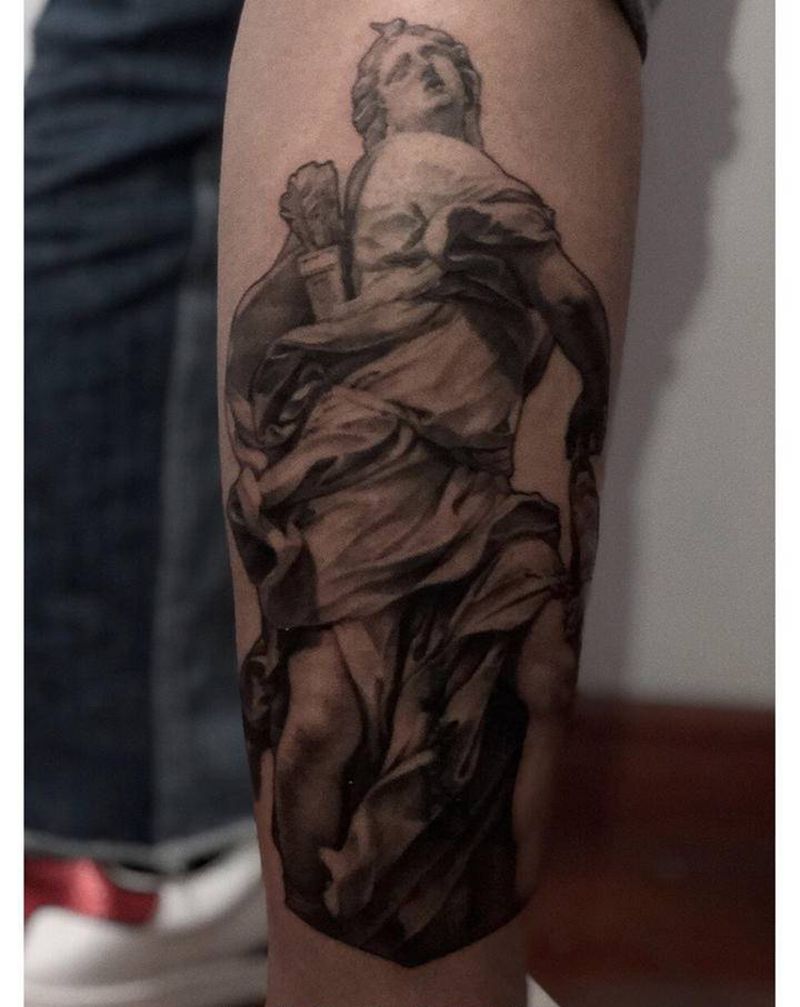 阿尔忒弥斯纹身图片_脚部欧美写实Old School巨蟹座写实雕塑纹身图案