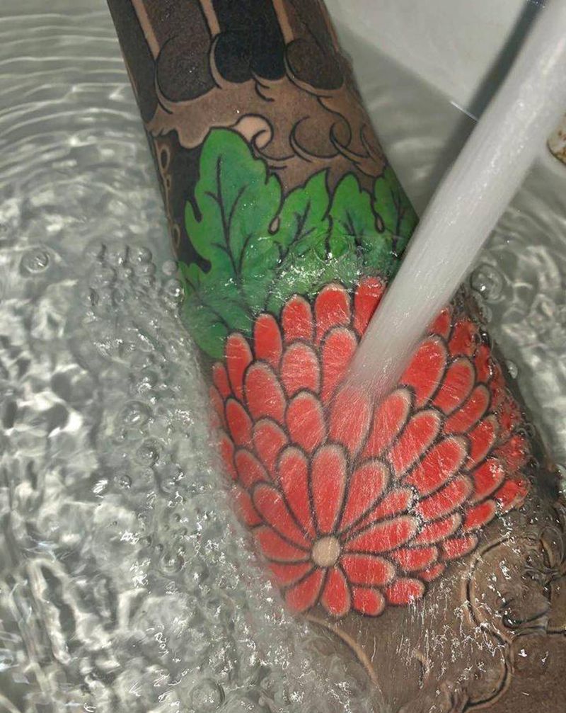 客返照纹身图片_手部手臂老传统纹身图案